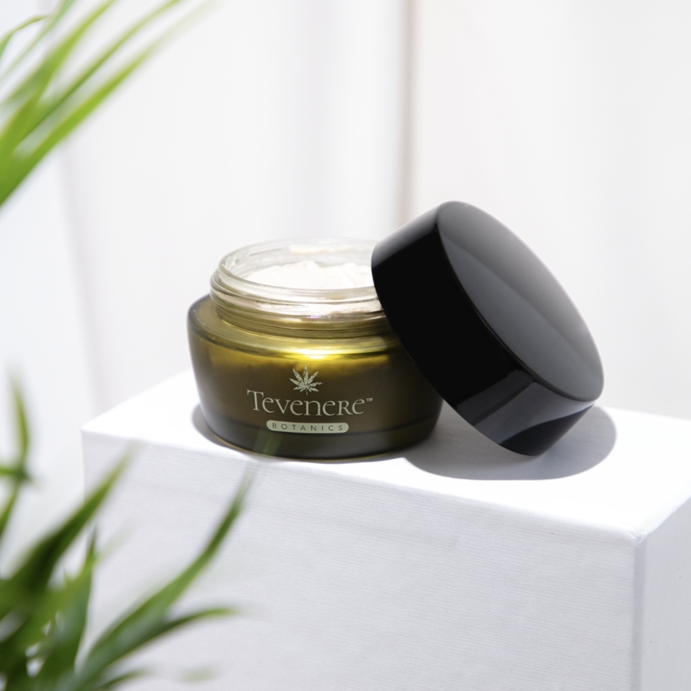 TEVENERE BOTANICS HEMP LIFTING & FIRMING MASK  MSRP $650 - Picture 6 of 6